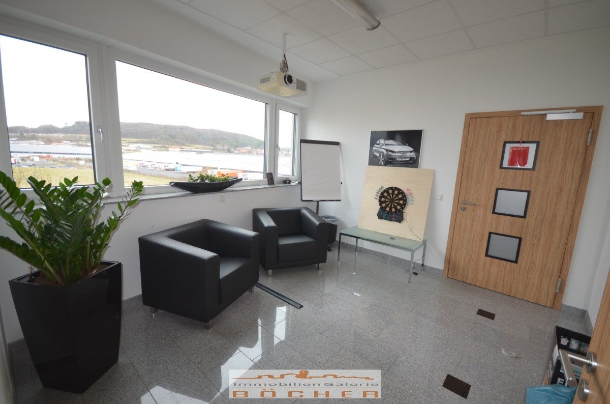 Top Internet & niedrige NK - Hochwertige Büro-/Praxisräume in FD zu verm. Top Internet & niedrige NK - Hochwertige Büro-/Praxisräume in FD zu verm.