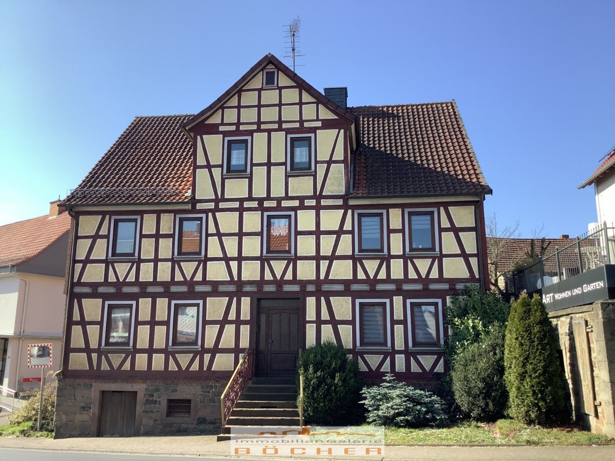 Frisch PREISGESENKT: Großes Landhaus in Herbstein - mit 360°-Video Frisch PREISGESENKT: Großes Landhaus in Herbstein - mit 360°-Video